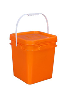  Orange 16L Plastic (PP) Square Barrel with Lid and Handle